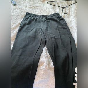black adidas sweatpants women’s size large